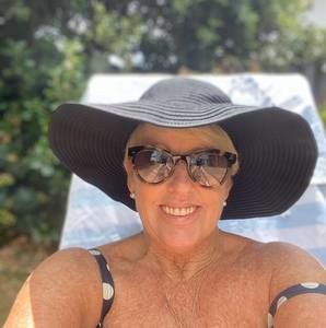 Meet your Posher, Roxanne